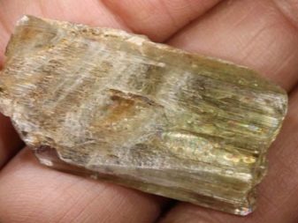 Серебряные серьги (128 фото): сережки из серебра с горным хрусталем и другими натуральными камнями Серебряные серьги (128 фото): сережки из серебра с горным хрусталем и другими натуральными камнями
