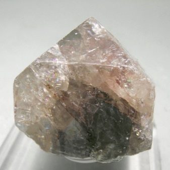 Серебряные серьги (128 фото): сережки из серебра с горным хрусталем и другими натуральными камнями Серебряные серьги (128 фото): сережки из серебра с горным хрусталем и другими натуральными камнями