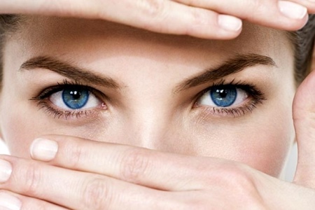 Макияж по форме глаз (30 фото): make-up пошагово для разных типов - широко посаженных, раскосых, впалых, запавших орехового цвета Макияж по форме глаз (30 фото): make-up пошагово для разных типов - широко посаженных, раскосых, впалых, запавших орехового цвета