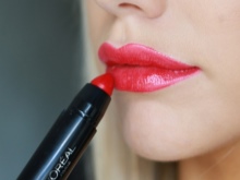 Губная помада L; Oreal (69 фото): жидкая матовая и лаковая, Rouge Caresse и Irresistible Expresso, палитра и отзывы () Губная помада L; Oreal (69 фото): жидкая матовая и лаковая, Rouge Caresse и Irresistible Expresso, палитра и отзывы