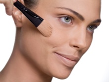 Кисть для румян (38 фото): как выбрать кисточку и какие лучше, Avon и Oriflame, отзывы () Кисть для румян (38 фото): как выбрать кисточку и какие лучше, Avon и Oriflame, отзывы