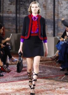 Босоножки Гуччи 2022 (33 фото): Gucci на платформе и Claudie () Босоножки Гуччи 2022 (33 фото): Gucci на платформе и Claudie