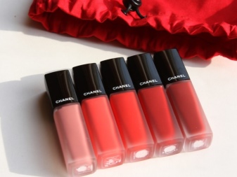 Губная помада Chanel (45 фото): Rouge Coco Shine и Rouge Allure Velvet, матовая и увлажняющая, оттенки и отзывы () Губная помада Chanel (45 фото): Rouge Coco Shine и Rouge Allure Velvet, матовая и увлажняющая, оттенки и отзывы
