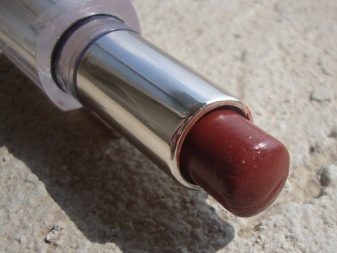 Губная помада L; Oreal (69 фото): жидкая матовая и лаковая, Rouge Caresse и Irresistible Expresso, палитра и отзывы () Губная помада L; Oreal (69 фото): жидкая матовая и лаковая, Rouge Caresse и Irresistible Expresso, палитра и отзывы