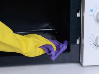 Как почистить микроволновку? Чем быстро и эффективно отмыть от жира внутри, как помыть за 5 минут в домашних условиях () Как почистить микроволновку? Чем быстро и эффективно отмыть от жира внутри, как помыть за 5 минут в домашних условиях