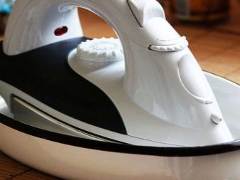 Как почистить утюг от накипи? Чем почистить паровой утюг внутри в домашних условиях внутри, как удалить накипь лимонной кислотой () Как почистить утюг от накипи? Чем почистить паровой утюг внутри в домашних условиях внутри, как удалить накипь лимонной кислотой