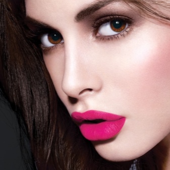 Помада маркер для губ акварель эйвон отзывы клубника. pomada marker avon 28. Помада маркер для губ акварель эйвон отзывы клубника фото. Помада маркер для губ акварель эйвон отзывы клубника-pomada marker avon 28. картинка Помада маркер для губ акварель эйвон отзывы клубника. картинка pomada marker avon 28. Стойкие помады позволяют сохранять насыщенный цвет губ на протяжении всего дня. Отсутствие корректировки и уверенность в том, что помада не свернется и не забьется в мелкие складочки, подкупает многих женщин. Таким желанным средством долговременного действия можно считать помаду-маркер от Avon.