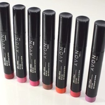 Помада маркер для губ акварель эйвон отзывы клубника. pomada marker avon 9. Помада маркер для губ акварель эйвон отзывы клубника фото. Помада маркер для губ акварель эйвон отзывы клубника-pomada marker avon 9. картинка Помада маркер для губ акварель эйвон отзывы клубника. картинка pomada marker avon 9. Стойкие помады позволяют сохранять насыщенный цвет губ на протяжении всего дня. Отсутствие корректировки и уверенность в том, что помада не свернется и не забьется в мелкие складочки, подкупает многих женщин. Таким желанным средством долговременного действия можно считать помаду-маркер от Avon.