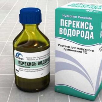 Как отстирать белые вещи? Как правильно стирать полинявшую рубашку, чем убрать желтые пятна и загрязнения от чая с одежды () Как отстирать белые вещи? Как правильно стирать полинявшую рубашку, чем убрать желтые пятна и загрязнения от чая с одежды