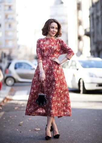 Длинное модное платье в русском стиле