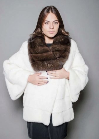 Модная шуба из белой норки