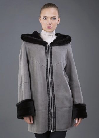 Стильные модные женские короткие дубленки