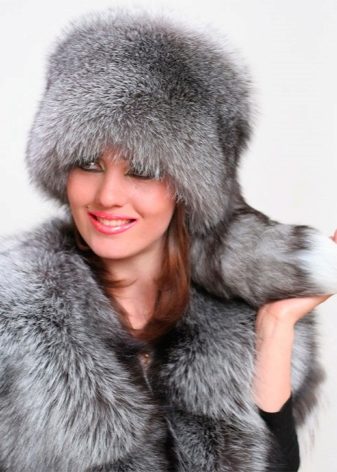 Модные меховые шапки для пожилых женщин