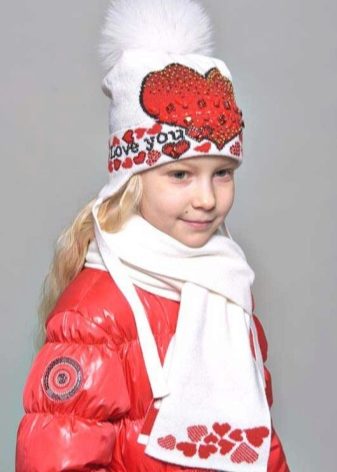 Модные головные уборы для девочек зима