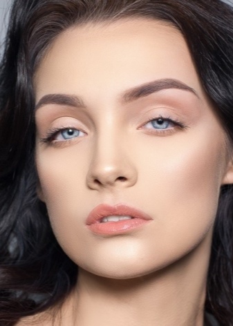 Губная помада Chanel (45 фото): Rouge Coco Shine и Rouge Allure Velvet, матовая и увлажняющая, оттенки и отзывы () Губная помада Chanel (45 фото): Rouge Coco Shine и Rouge Allure Velvet, матовая и увлажняющая, оттенки и отзывы