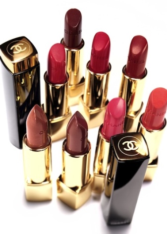 Губная помада Chanel (45 фото): Rouge Coco Shine и Rouge Allure Velvet, матовая и увлажняющая, оттенки и отзывы () Губная помада Chanel (45 фото): Rouge Coco Shine и Rouge Allure Velvet, матовая и увлажняющая, оттенки и отзывы