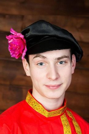 Русские кепки в народном стиле