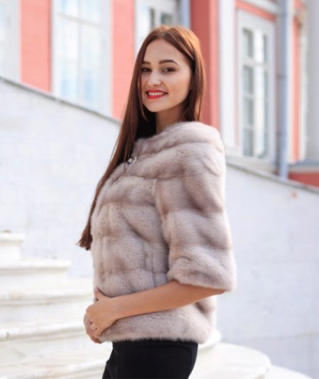 Модные луки с бежевой шубой