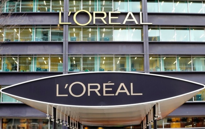 Губная помада L; Oreal (69 фото): жидкая матовая и лаковая, Rouge Caresse и Irresistible Expresso, палитра и отзывы () Губная помада L; Oreal (69 фото): жидкая матовая и лаковая, Rouge Caresse и Irresistible Expresso, палитра и отзывы