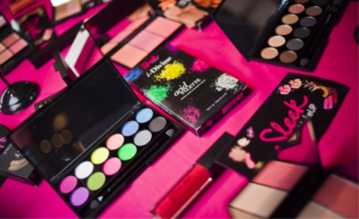 Губная помада Sleek MakeUp: Matte Me Birthday Suit и Ruffle Trim, жидкая матовая Lace Detail, отзывы () Губная помада Sleek MakeUp: Matte Me Birthday Suit и Ruffle Trim, жидкая матовая Lace Detail, отзывы