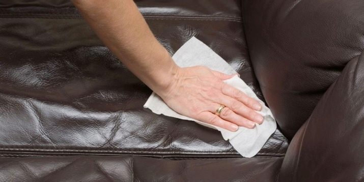 Как отстирать йод? Чем отмыть загрязнение с одежды из ткани белого цвета и как оттереть пятна с мебели и линолеума () Как отстирать йод? Чем отмыть загрязнение с одежды из ткани белого цвета и как оттереть пятна с мебели и линолеума