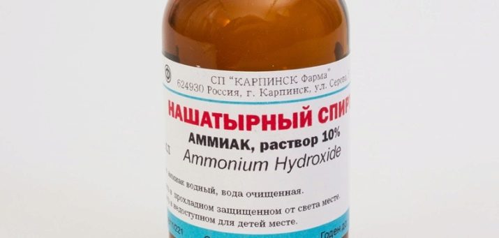 Чем отстирывается кровь
